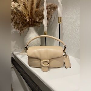 Coach Cream Shoulder Bag —Zero Scratches, Gorgeous—